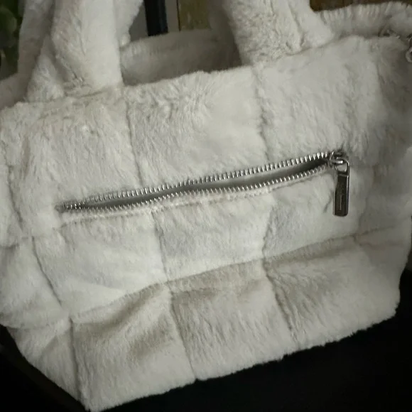 Lululemon Fleece Quilted Tote Mini - Bone 5L - Picture 4 of 7